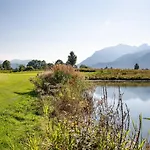 Achental منتجع 5*